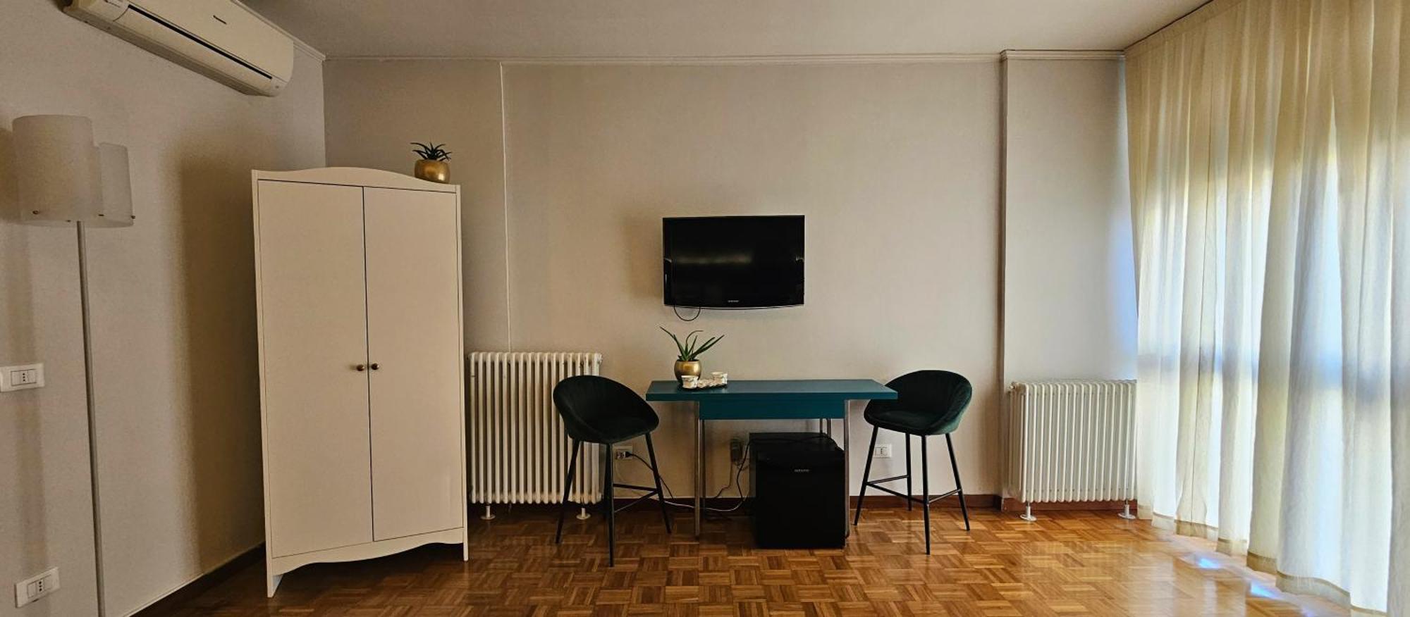 Verona Express Rooms Екстер'єр фото